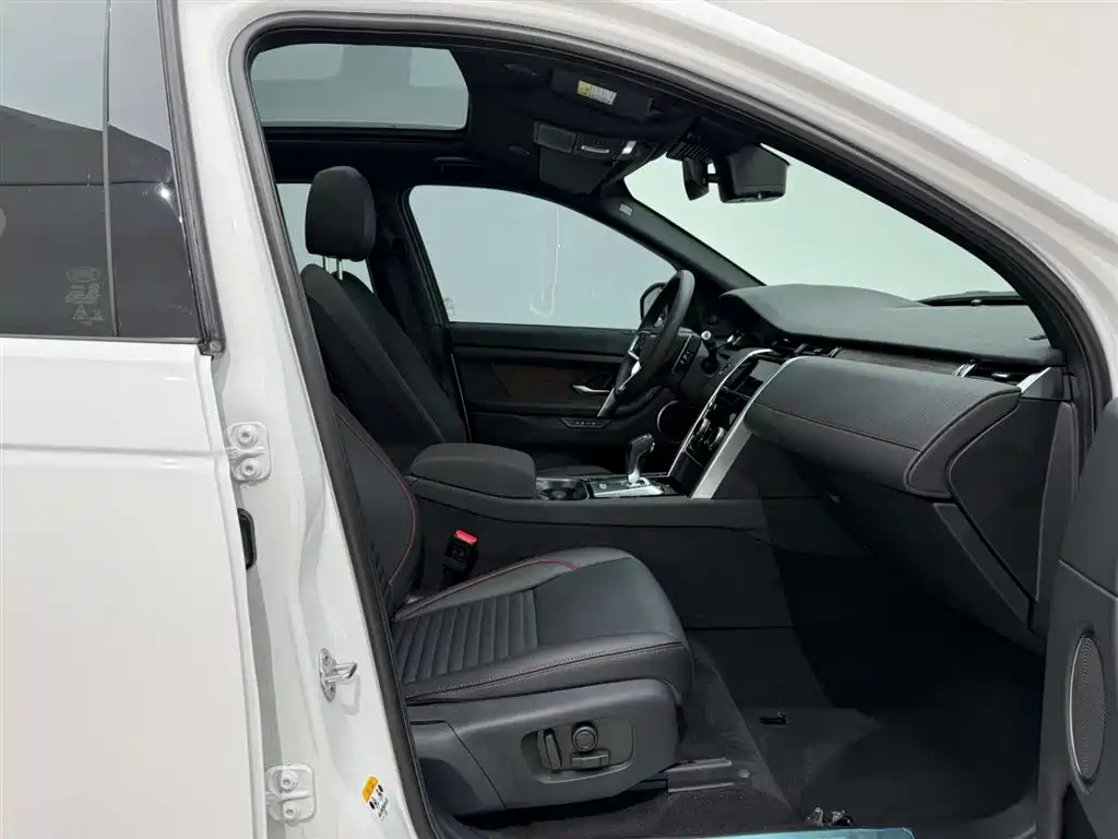 LAND ROVER DISCOVER NEW ENERGY SOURCES FOR SPORTS