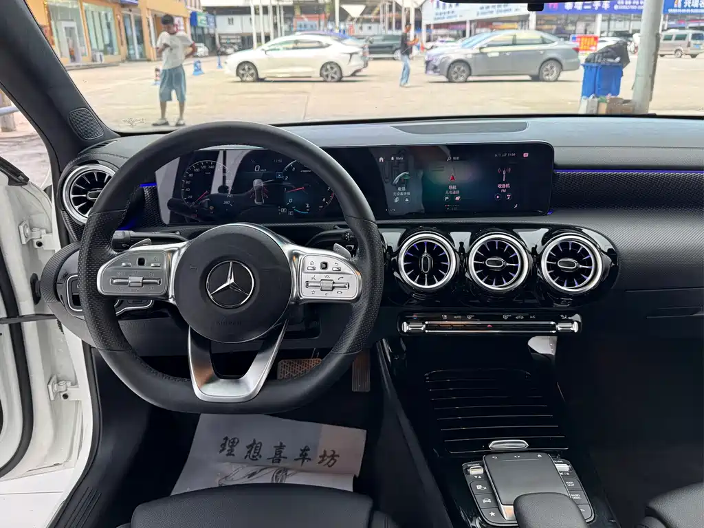 Mercedes-Benz A-Class — миниатюра 11