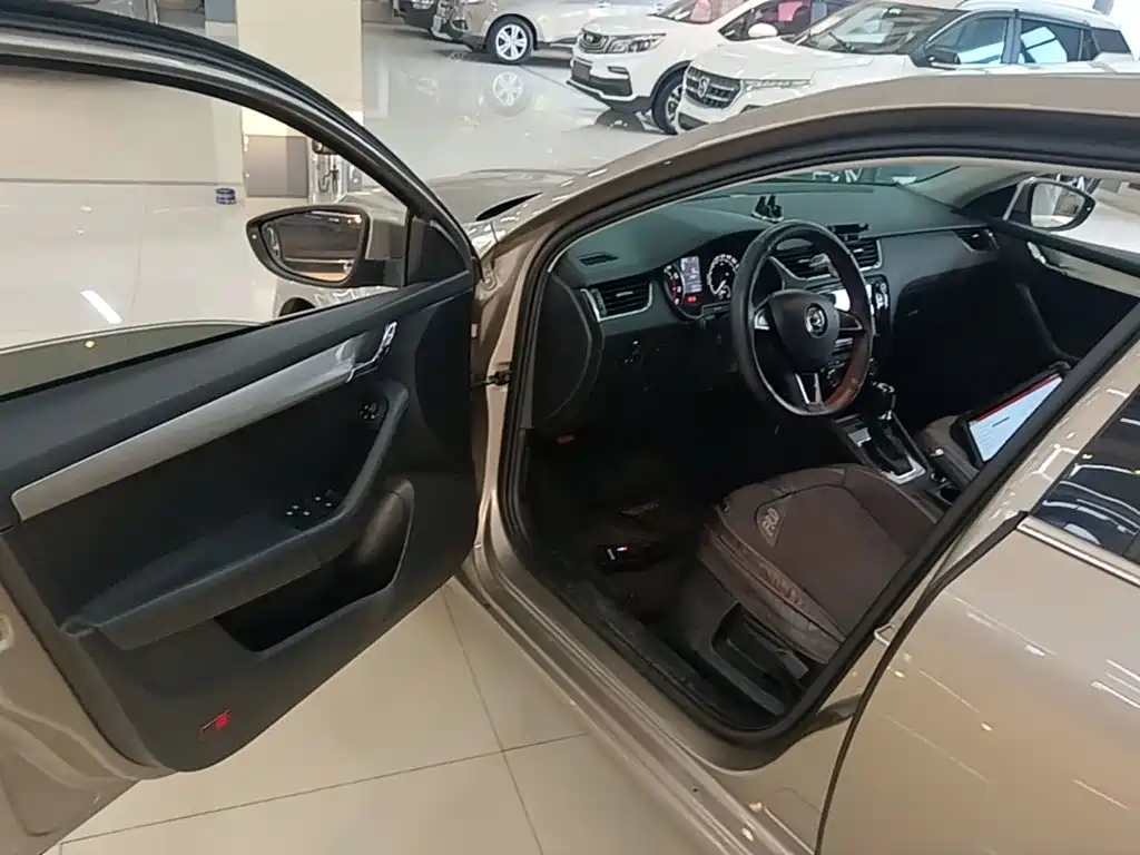 Skoda Octavia — миниатюра 16