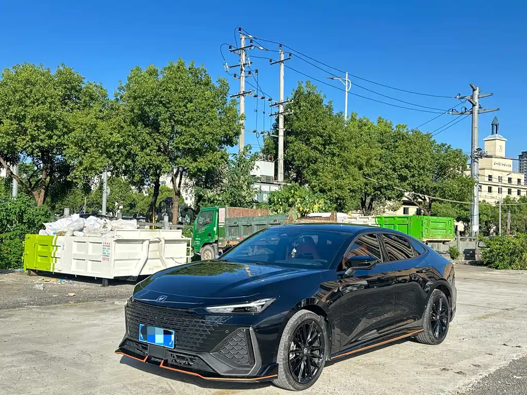 2024 Changan UNI-V - zdjęcie 1 z 18