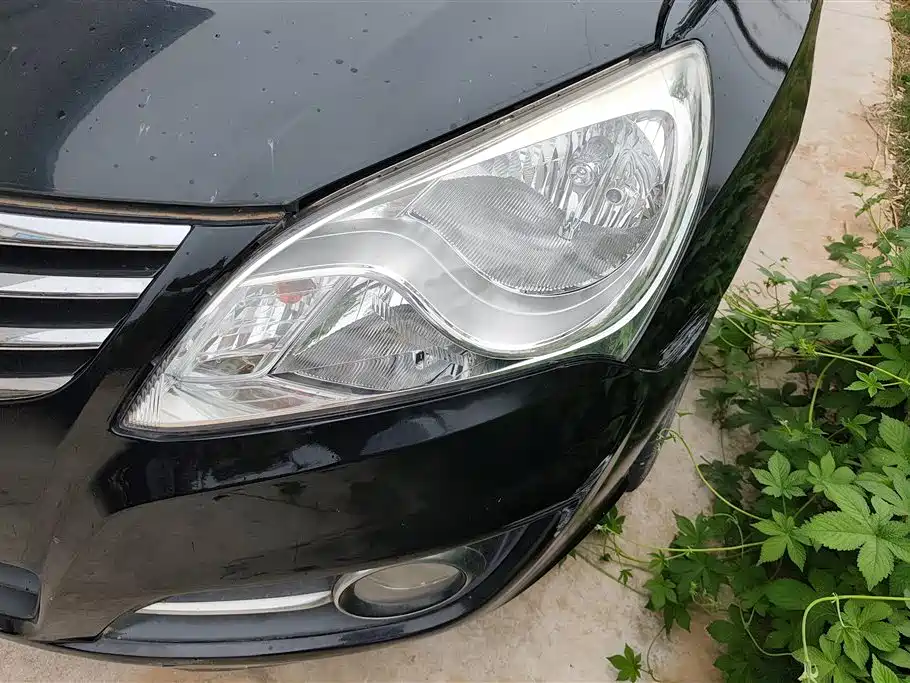 Hyundai Elantra 2011 1.6L MT Luxury