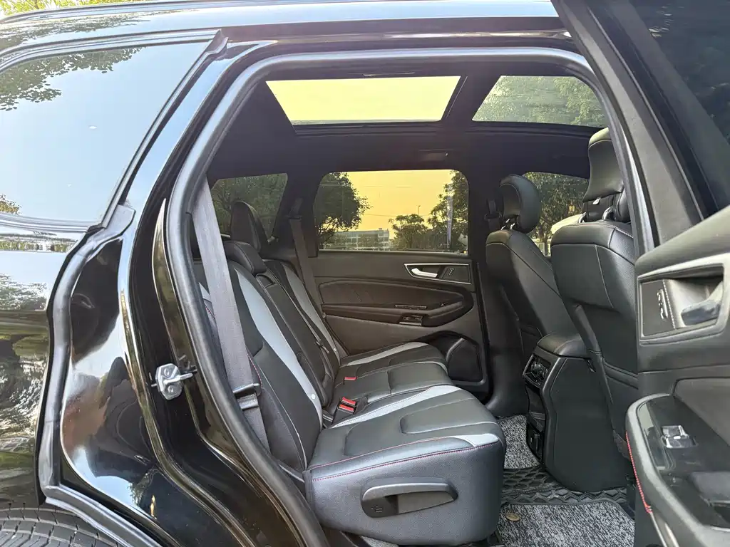Ford Edge — миниатюра 13