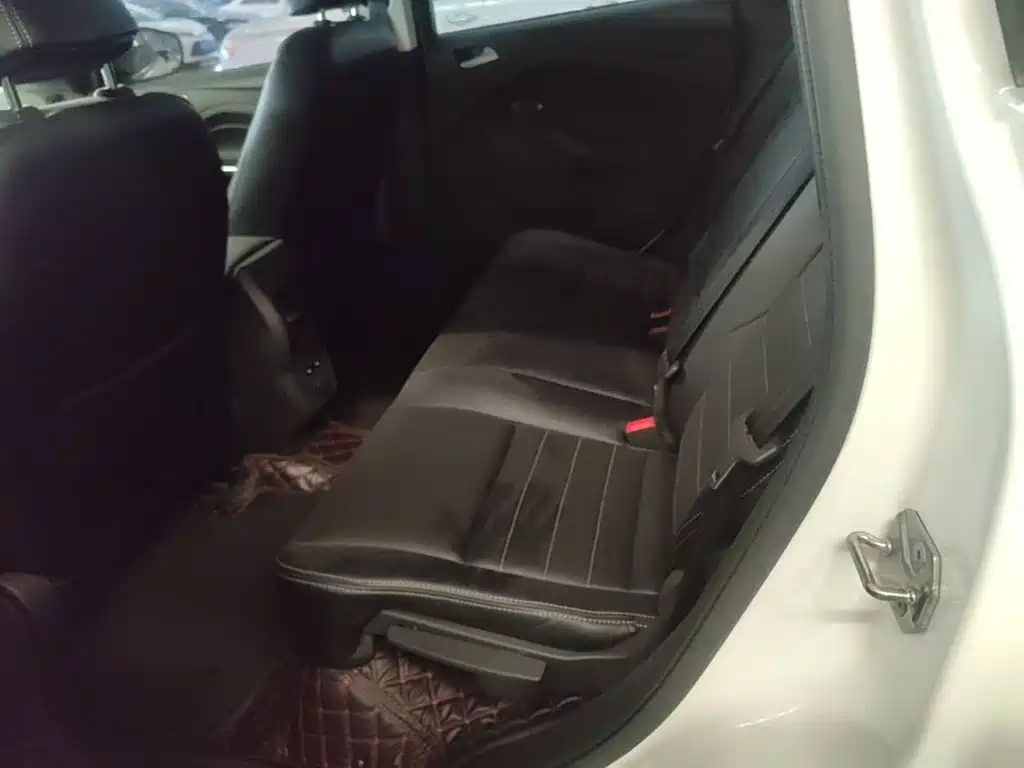 Ford Kuga — миниатюра 17