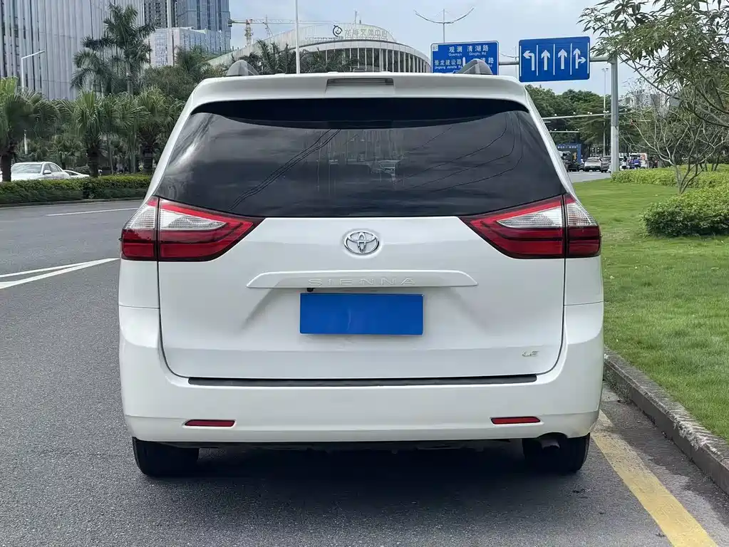 Toyota Sienna 2015 3.5L LE