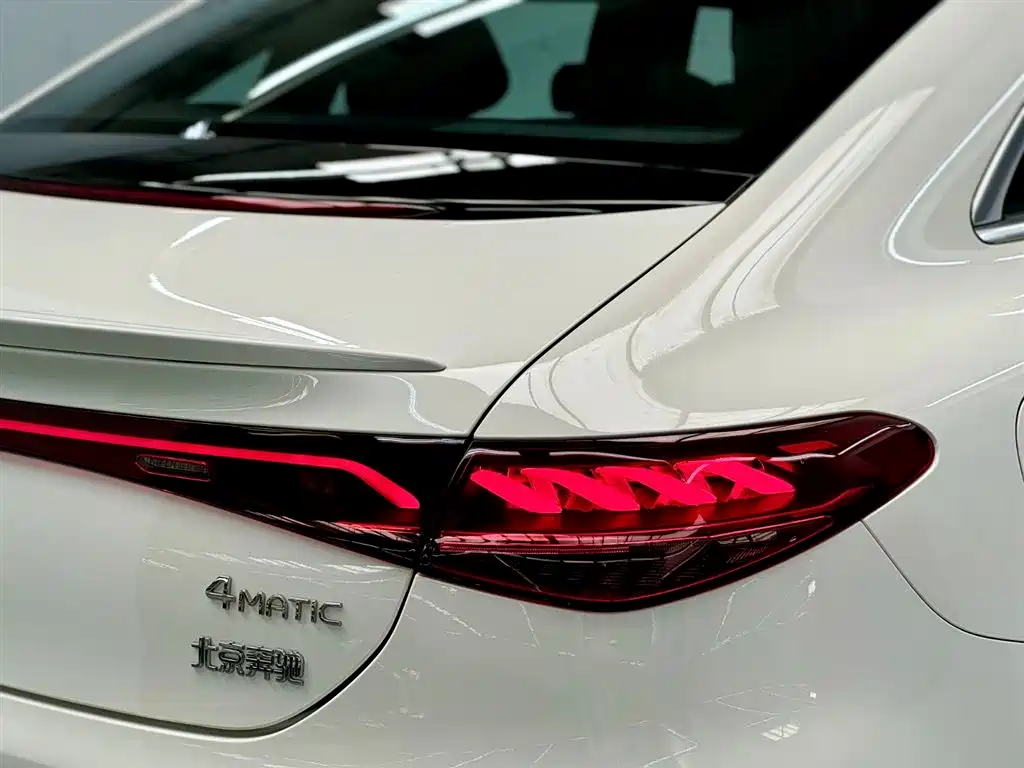 Mercedes-Benz EQE 2025 500 4MATIC