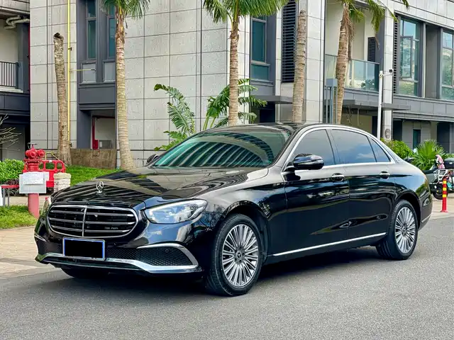 MERCEDES-BENZ E CLASS