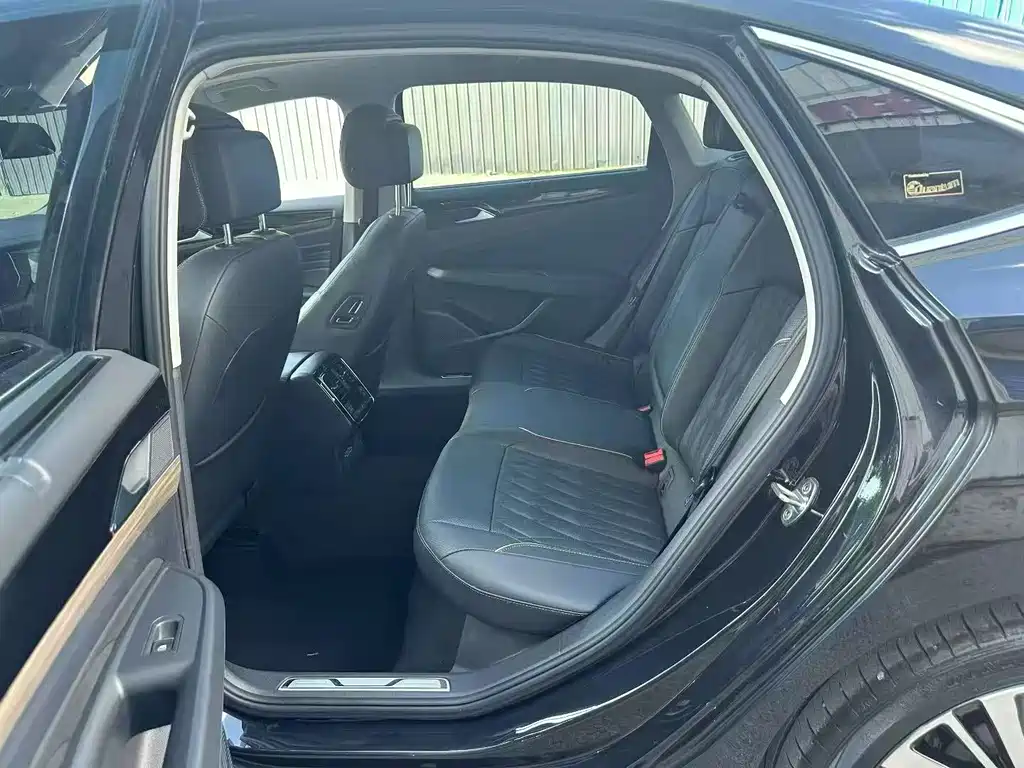 Volkswagen Passat 2019 330TSI Luxury VI