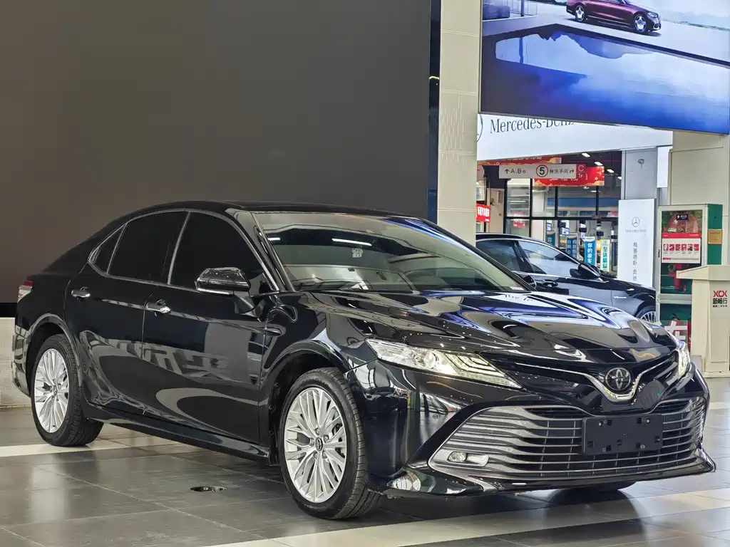 TOYOTA CAMRY