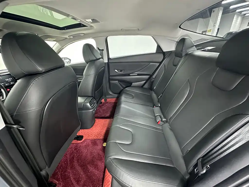 Hyundai Elantra — миниатюра 21