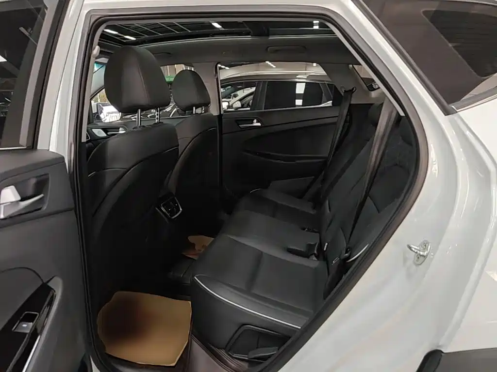 Hyundai Tucson — миниатюра 17