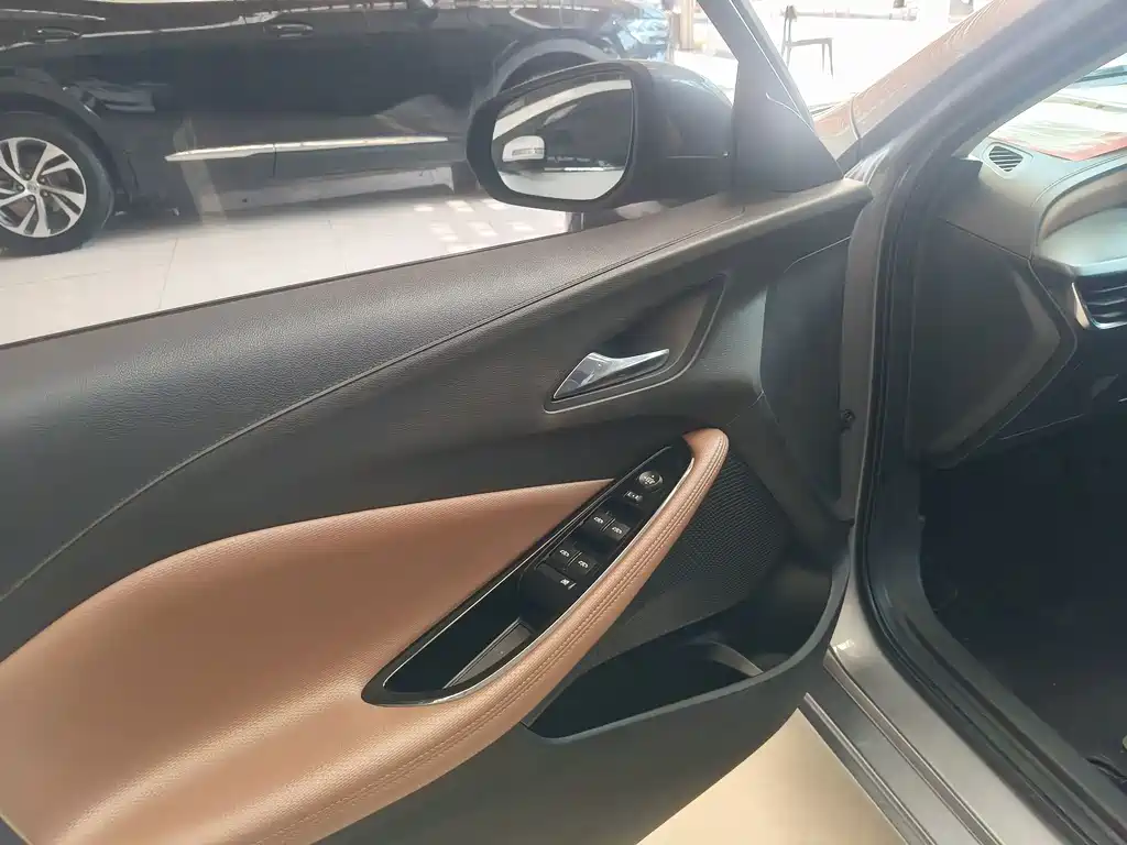 Buick Verano — миниатюра 5