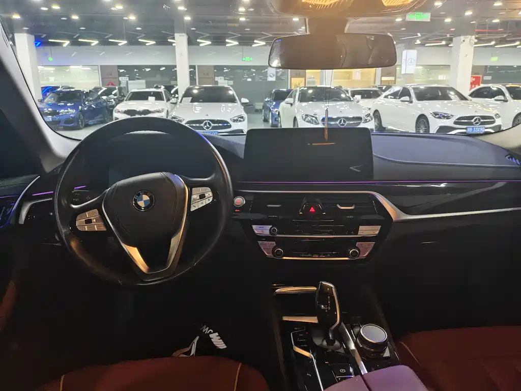 BMW 5 Series — миниатюра 15