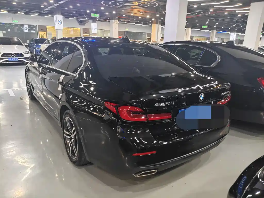 BMW 5 Series — миниатюра 22