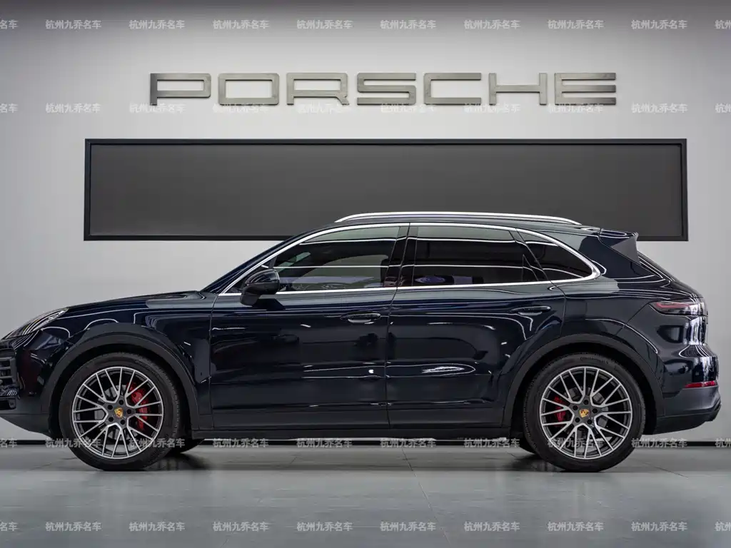 Porsche Cayenne — миниатюра 8