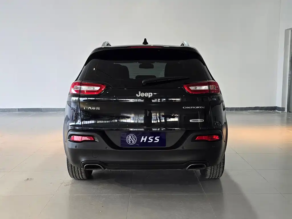 Jeep Cherokee — миниатюра 5