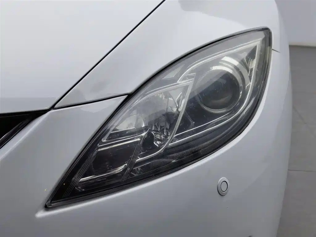 Mazda Ruiyi 2012 2.0L AT Elite
