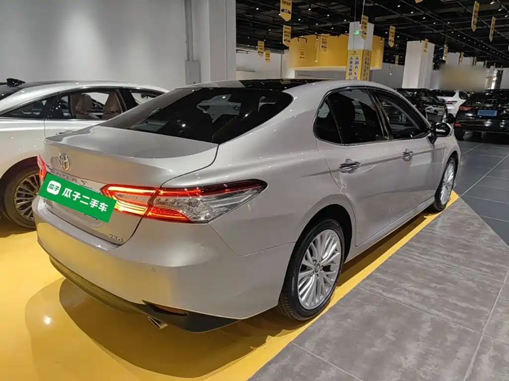 Toyota Camry — миниатюра 7
