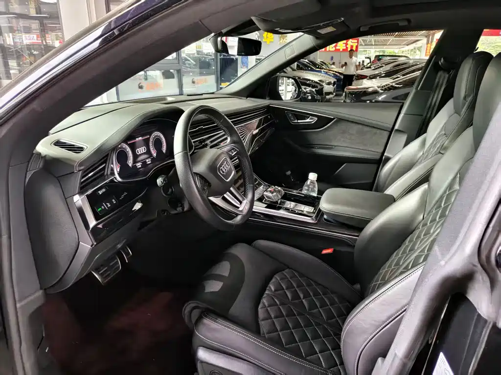Audi Q8 2021 55 TFSI Premium