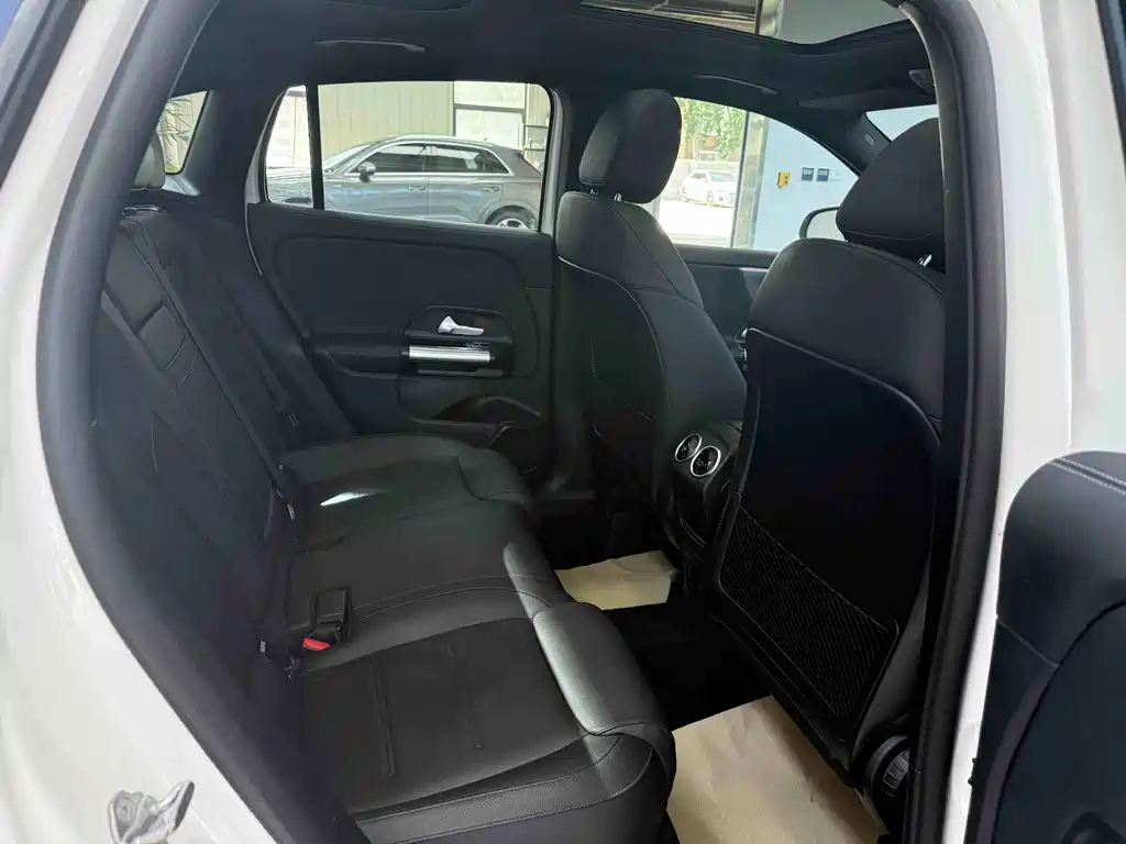 Mercedes-Benz GLA — миниатюра 19