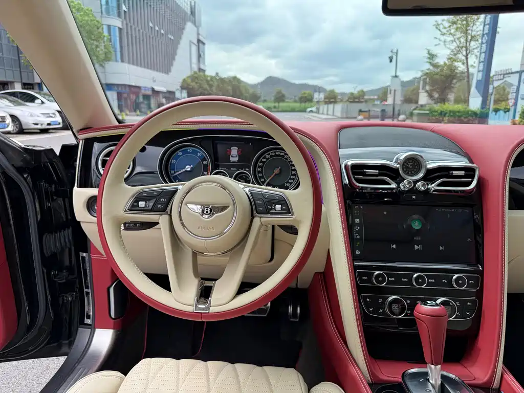 Bentley Flying Spur — миниатюра 20