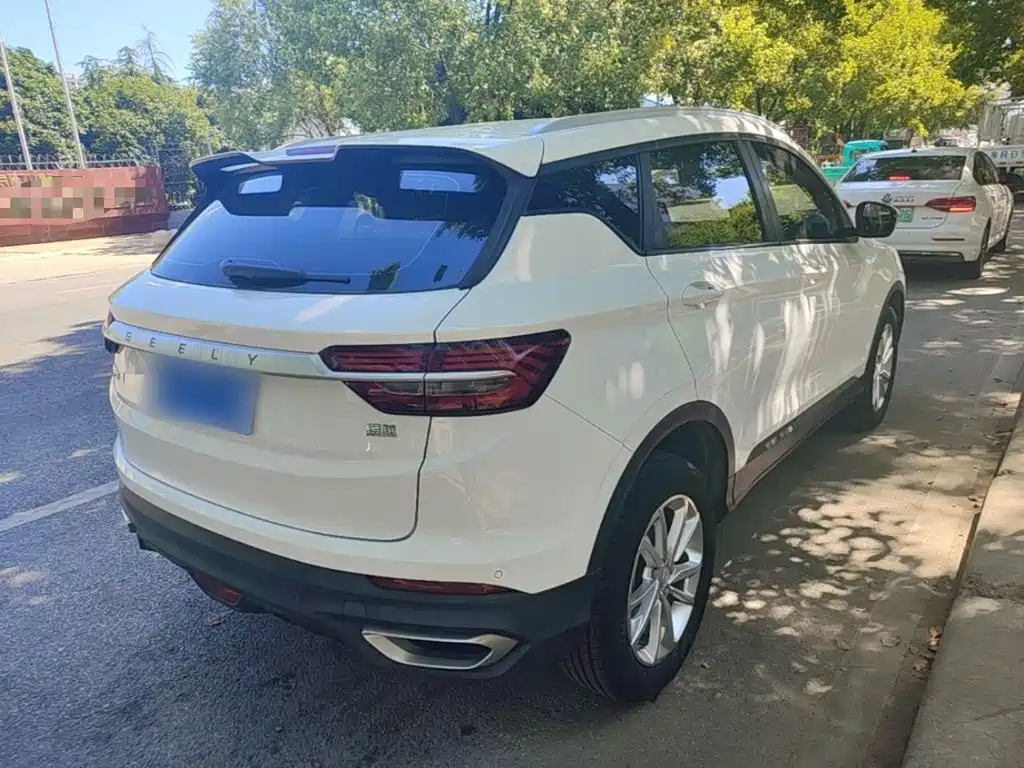 Geely Binyue — миниатюра 7
