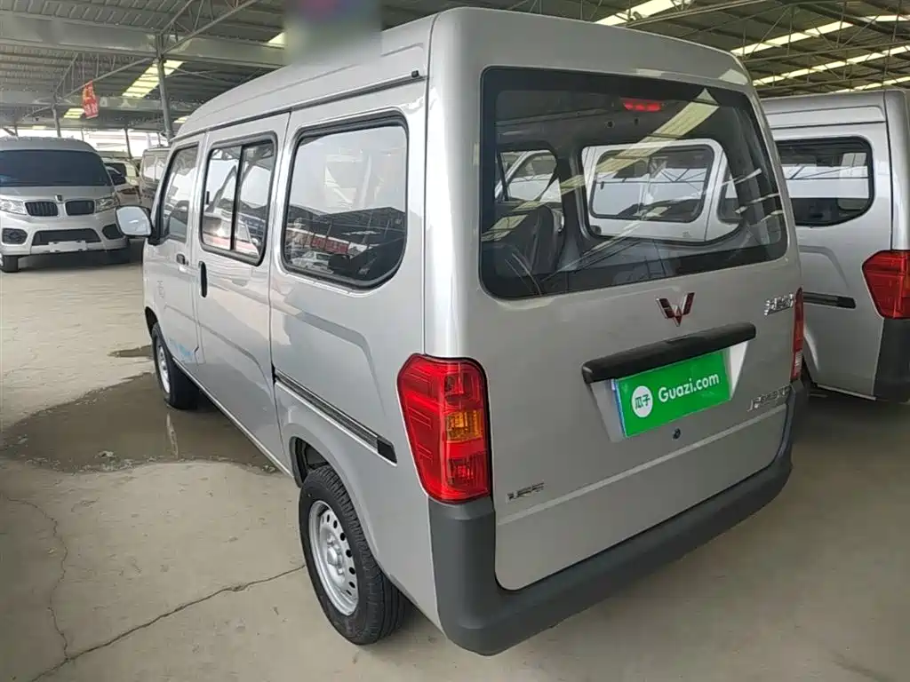 Wuling Sunshine 2023 1.5L 5/7 мест