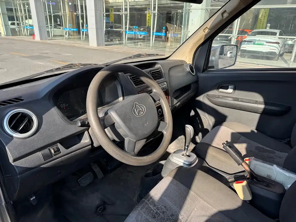 CHANGAN CHANGAN RUIXING EM60