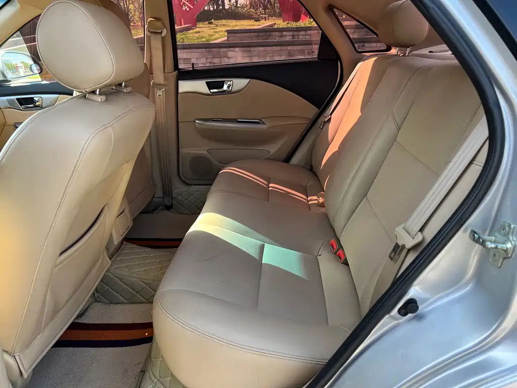 Buick Excelle — миниатюра 8