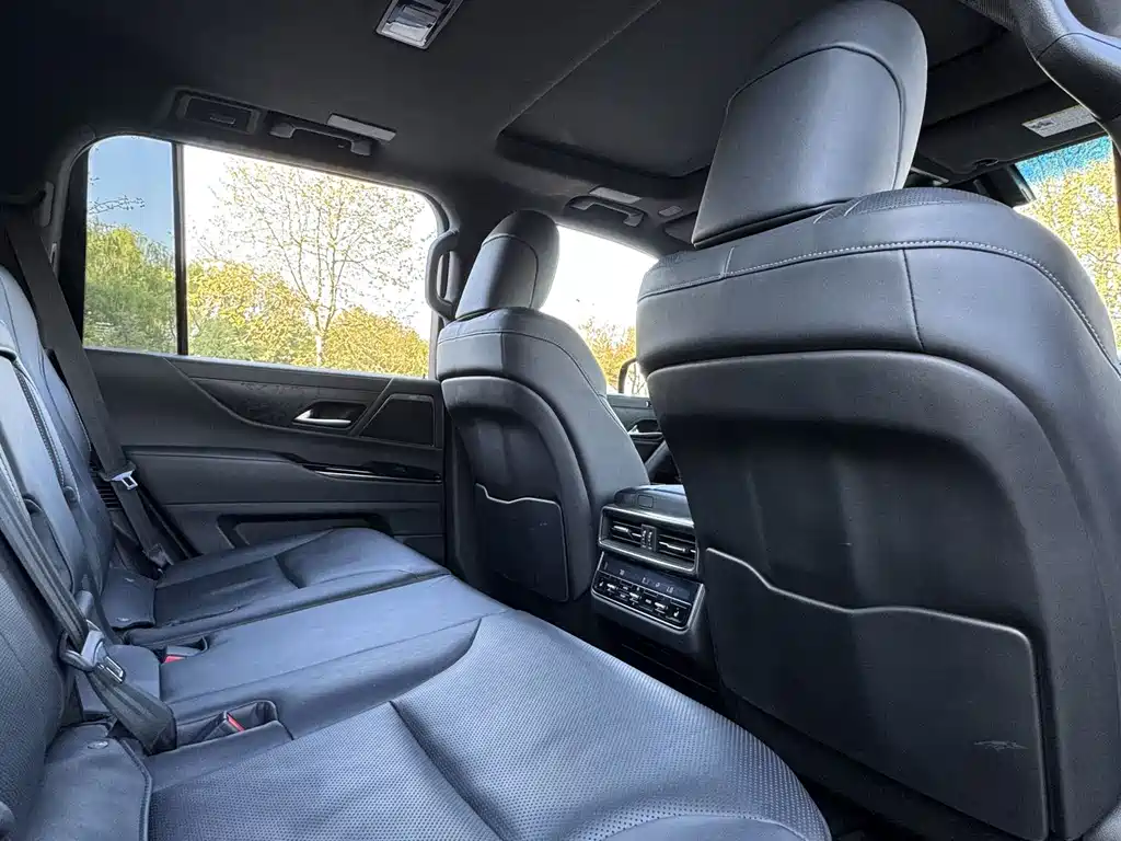 Lexus LX — миниатюра 26