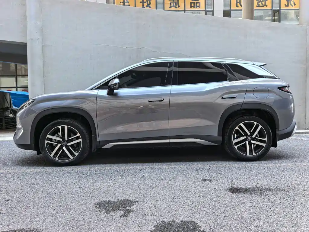 BYD L DM-i — миниатюра 3