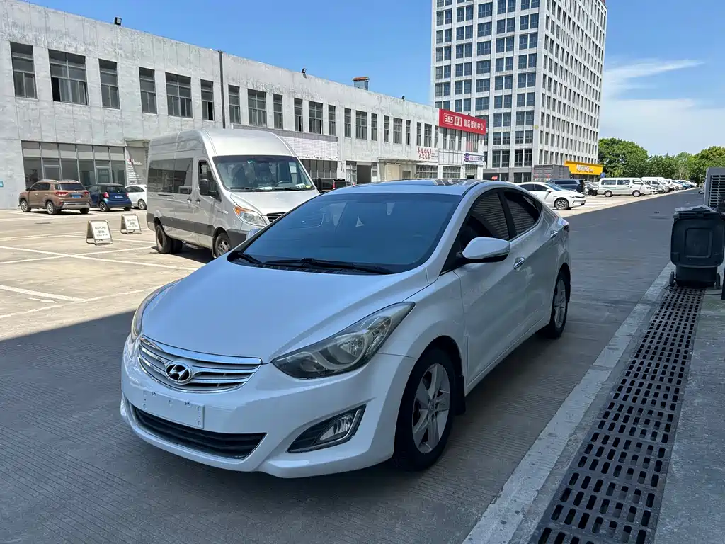 Hyundai Elantra Langdong 2013