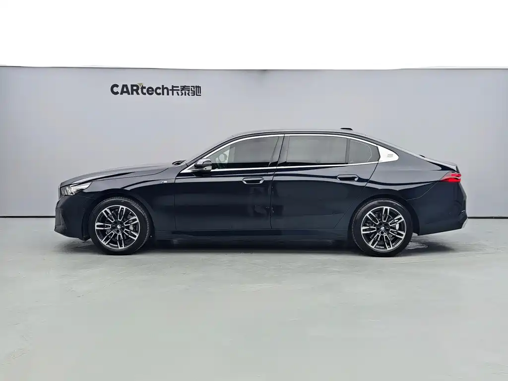 BMW 5 Series — миниатюра 3