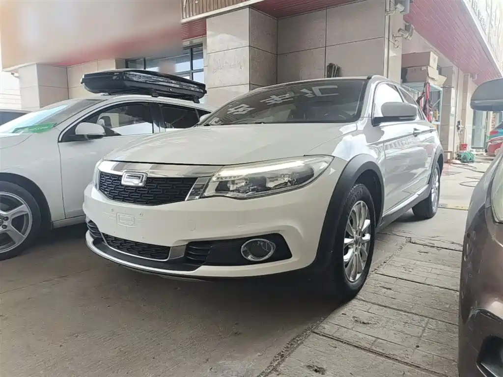 Qoros Qoros 3 2016