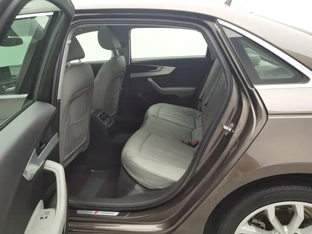 Audi A4L — миниатюра 15