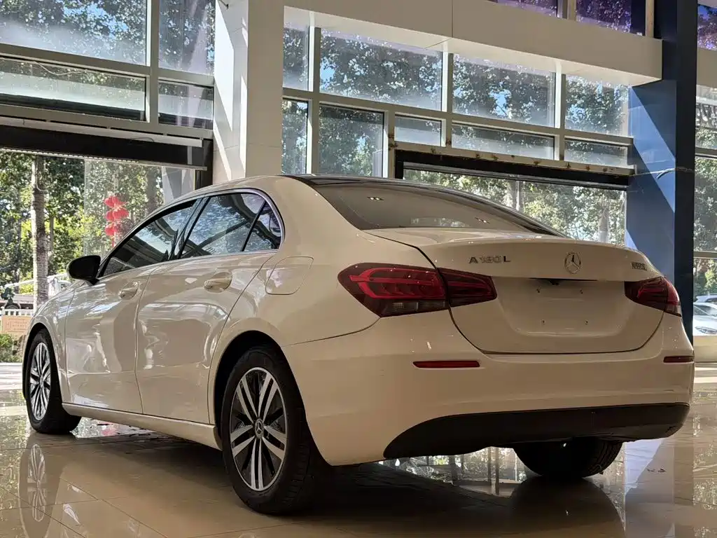 Mercedes-Benz A-Class — миниатюра 9