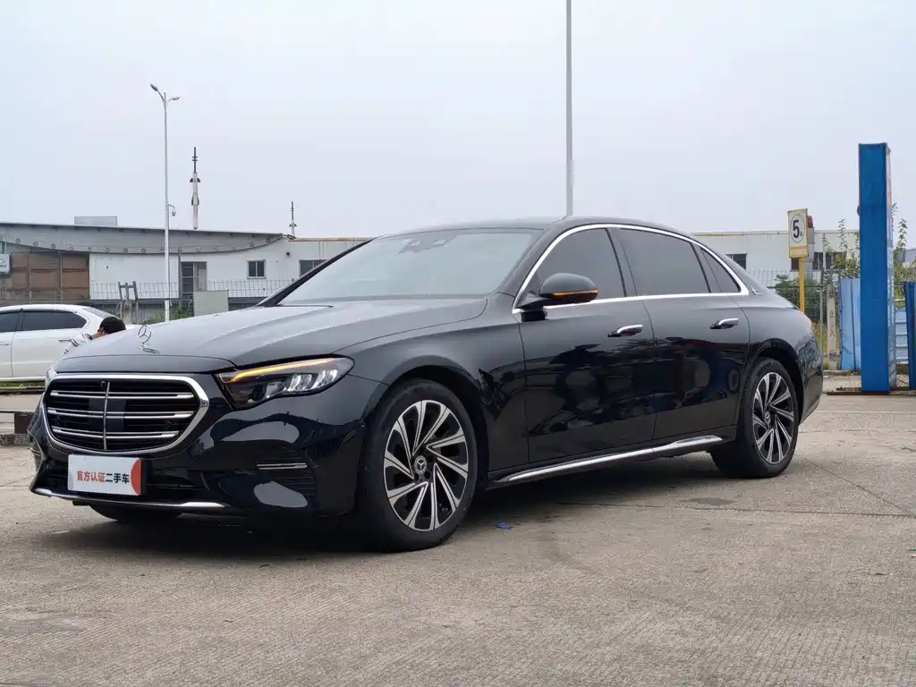 Mercedes-Benz E-Class — миниатюра 2