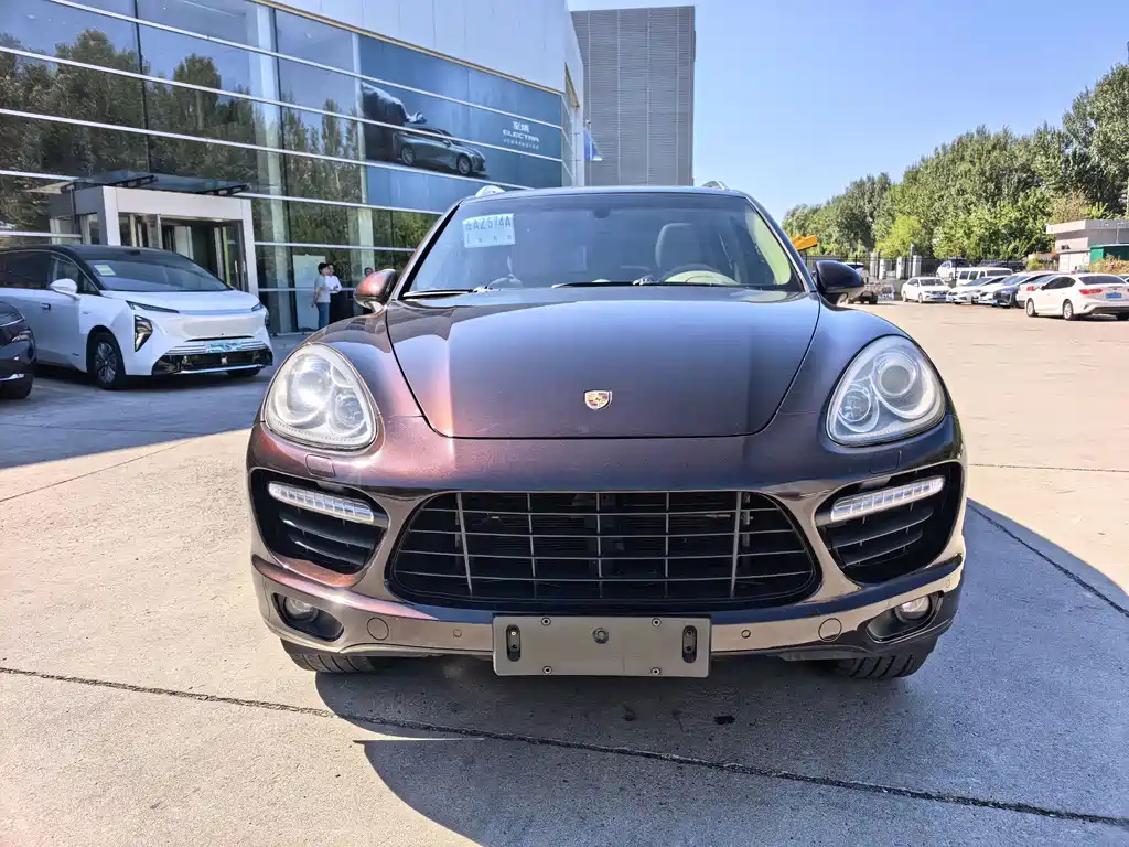 Porsche Cayenne — миниатюра 2