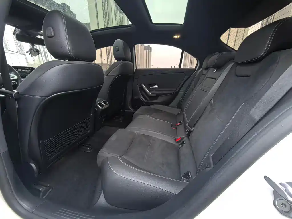 Mercedes-Benz A-Class — миниатюра 6