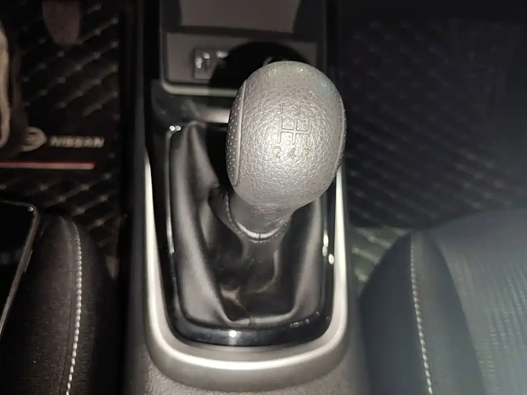 Nissan Tiida — миниатюра 14