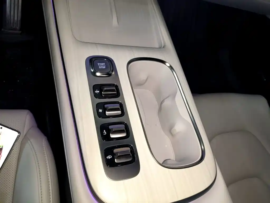 Xiaomi SU7 — миниатюра 14