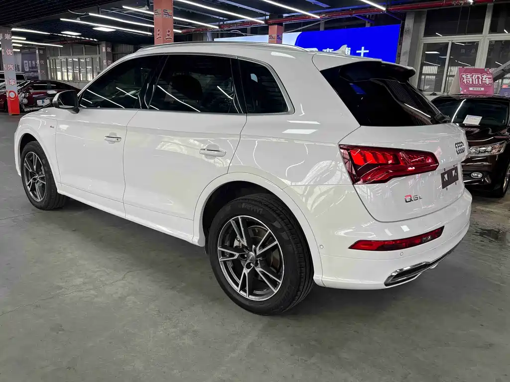 Audi Q5L — миниатюра 7