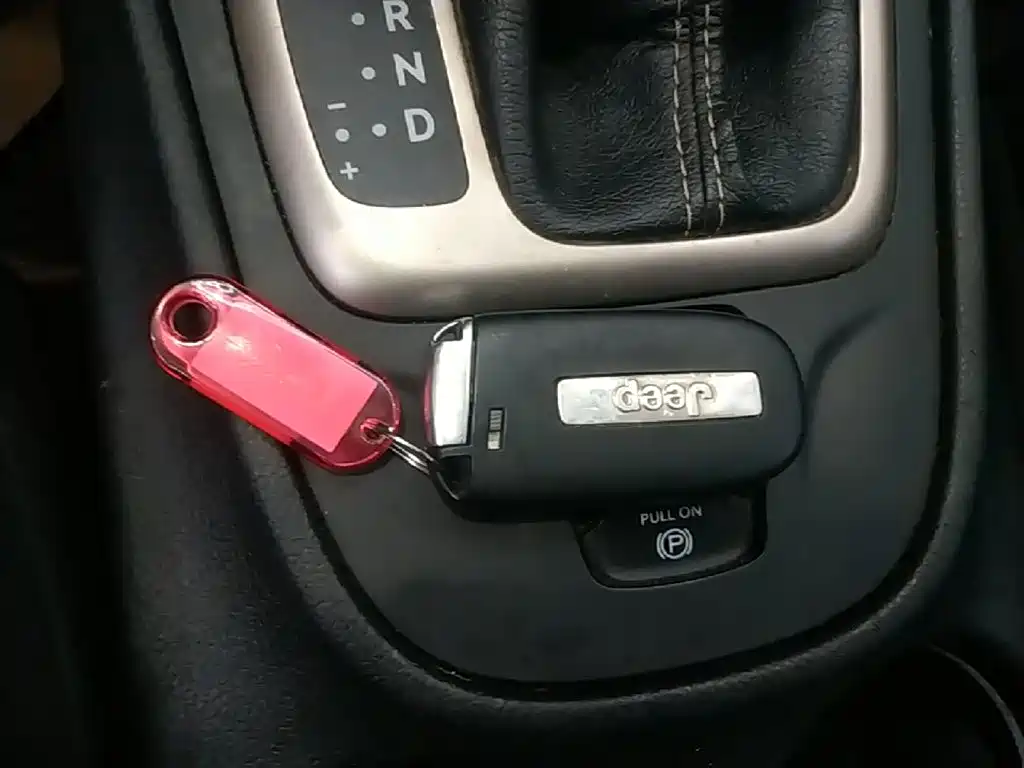 Jeep Cherokee — миниатюра 9