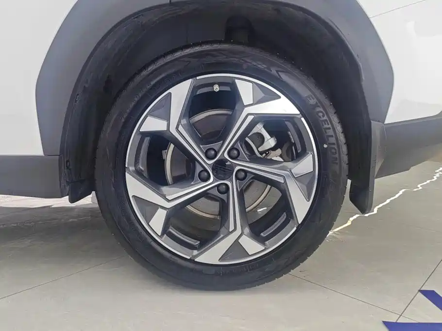 Geely Boyue L — миниатюра 6