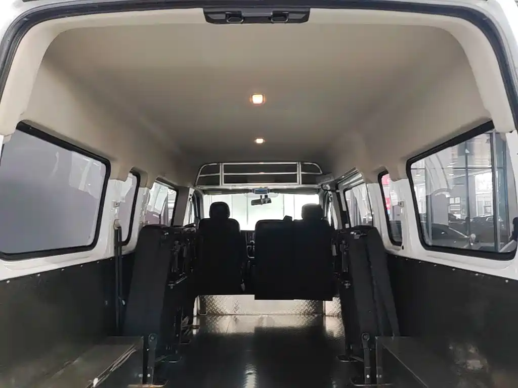 MAXUS V80 — миниатюра 18