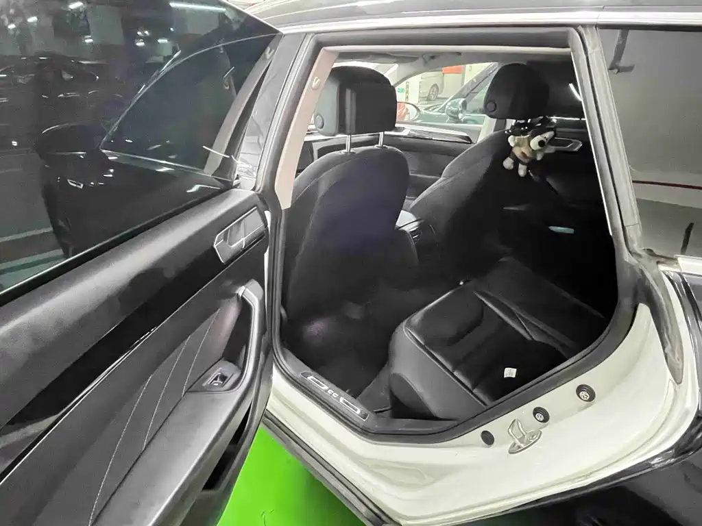 Volkswagen CC — миниатюра 7