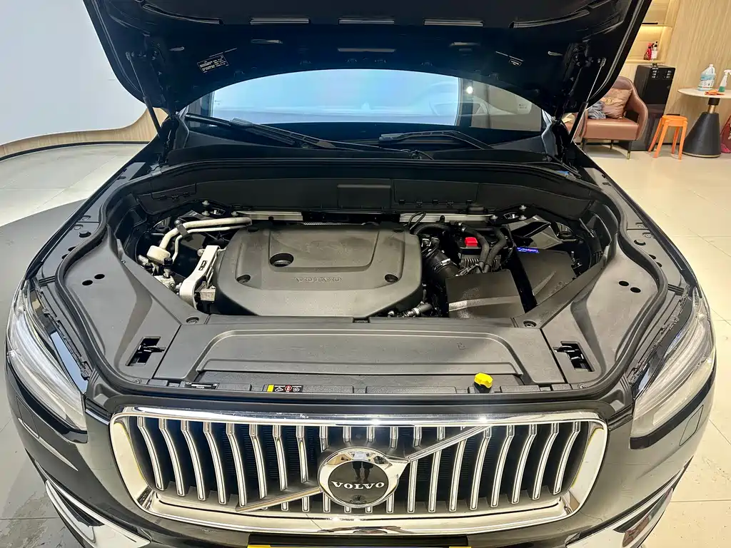 Volvo XC90 2021 B6 Luxury 7 мест