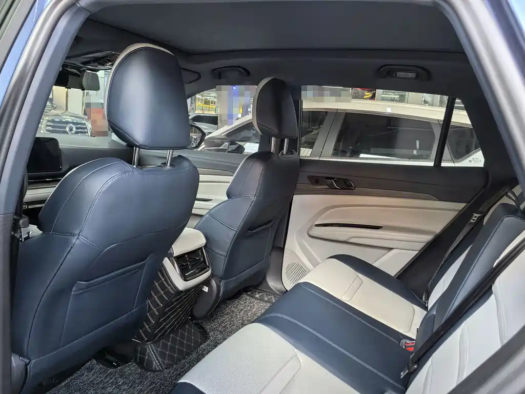 Ford Equator Sport — миниатюра 8