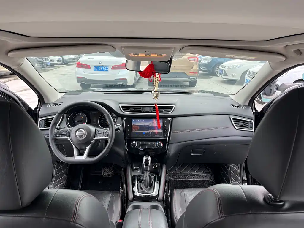 Nissan Qashqai — миниатюра 11