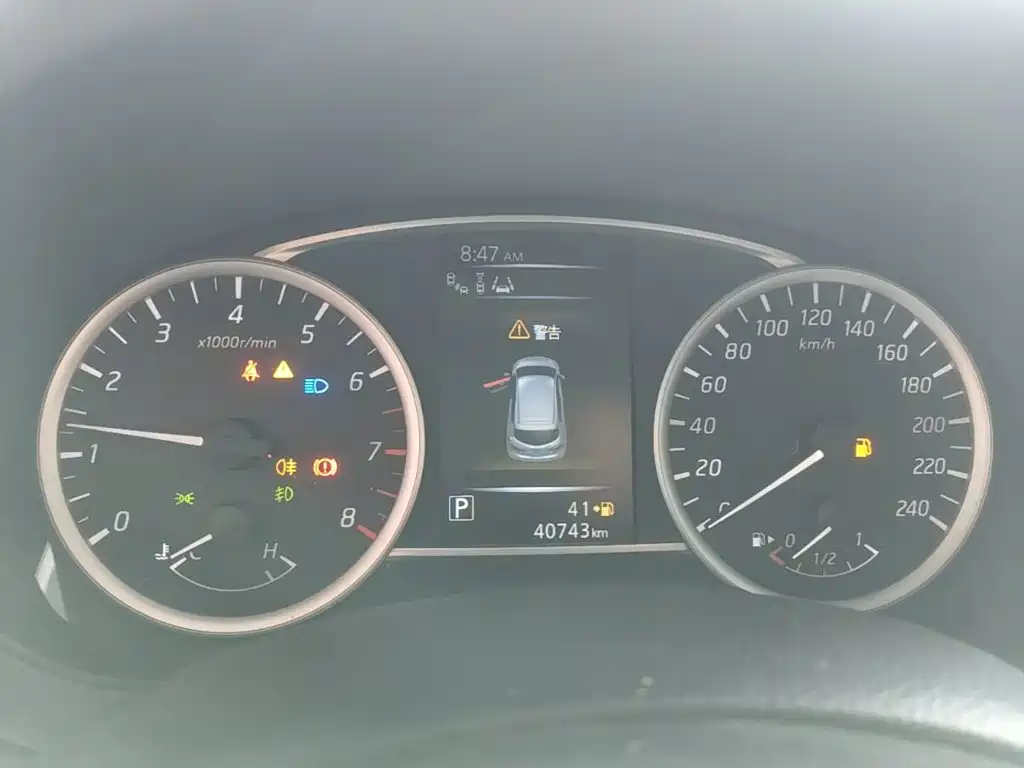 Nissan Tiida — миниатюра 12