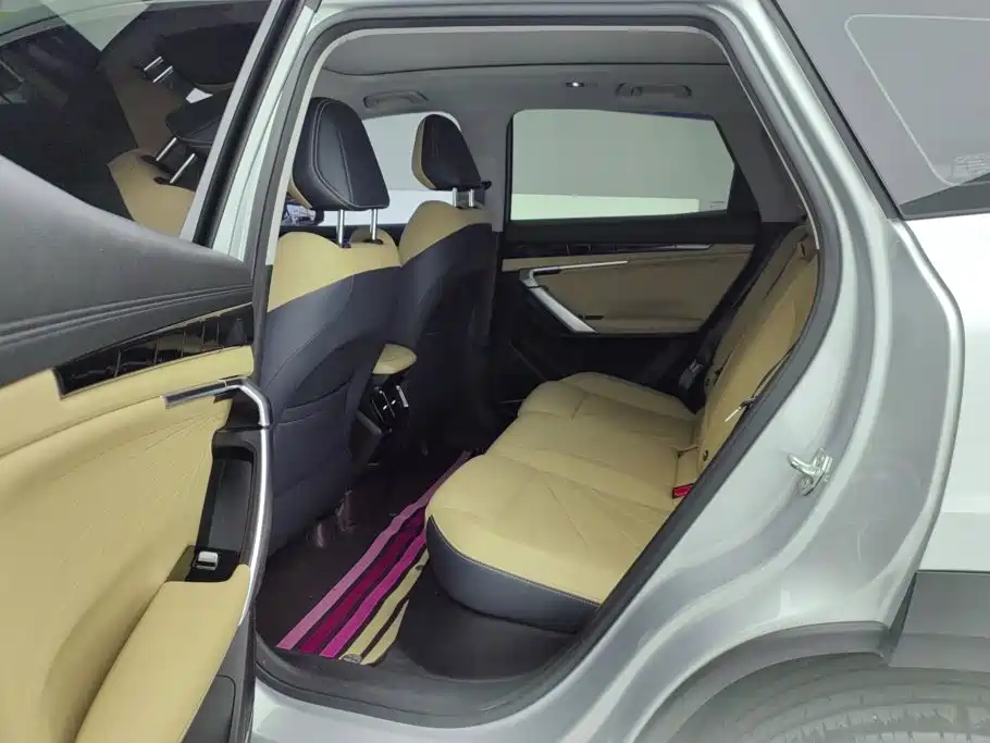Geely Boyue L — миниатюра 11